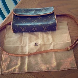 Louis Vuitton fanny pack size extra small